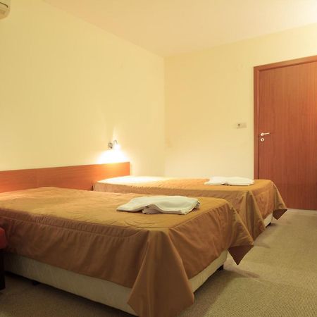 Relax Coop Hotel Vonesta Voda Szoba fotó